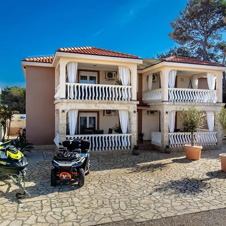Apartmán With Parking Space - 24090 Vir